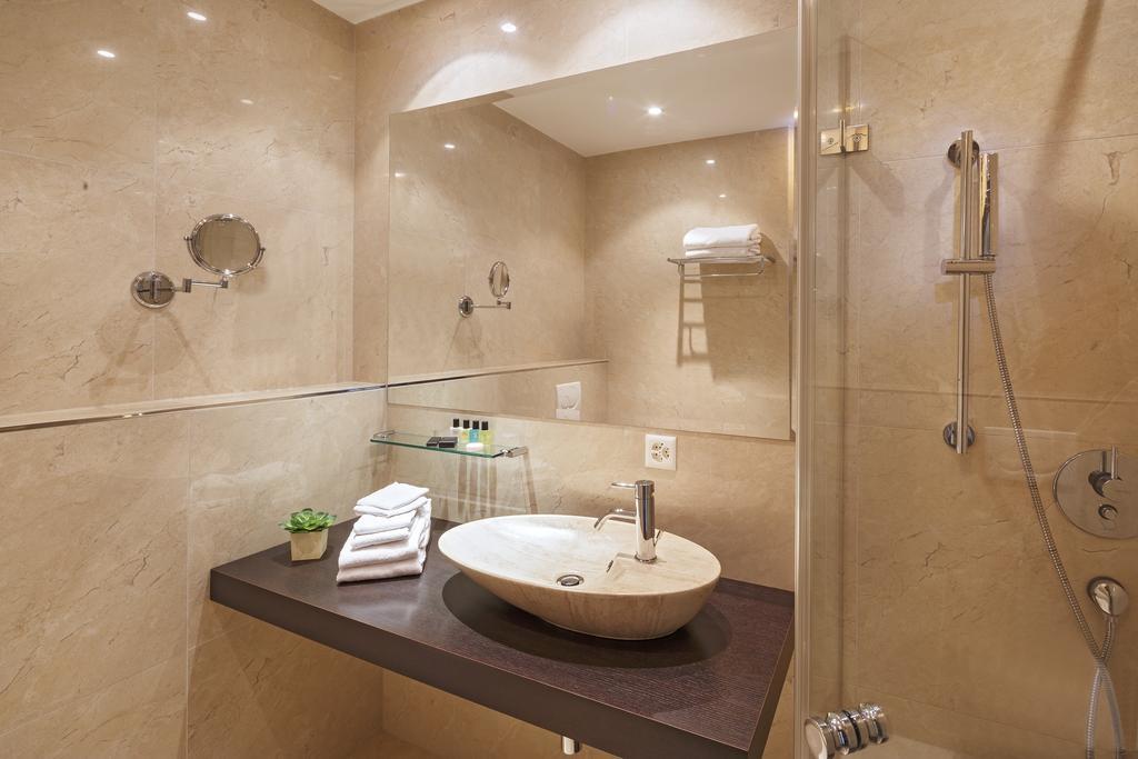 Business Hotel First フォイジスベルク 部屋 写真