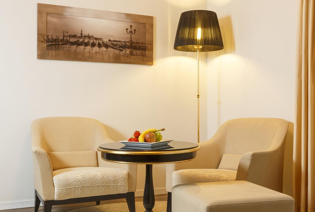 Business Hotel First フォイジスベルク 部屋 写真