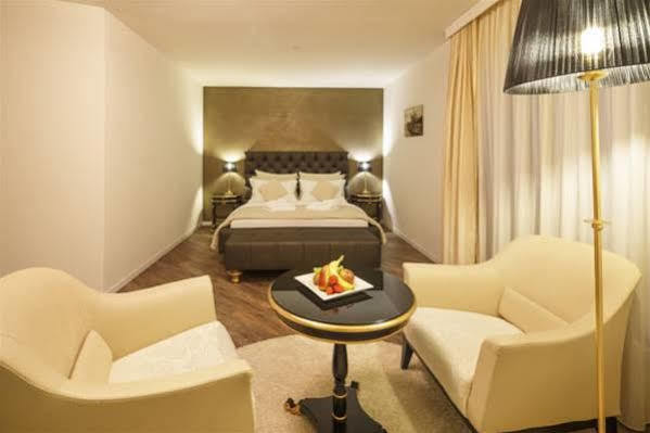 Business Hotel First フォイジスベルク エクステリア 写真